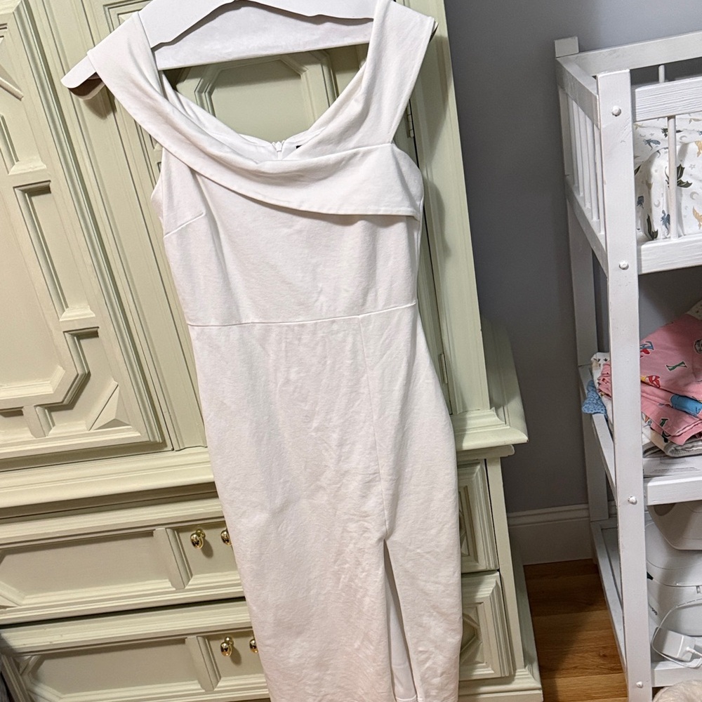 Elegant White midi Dress